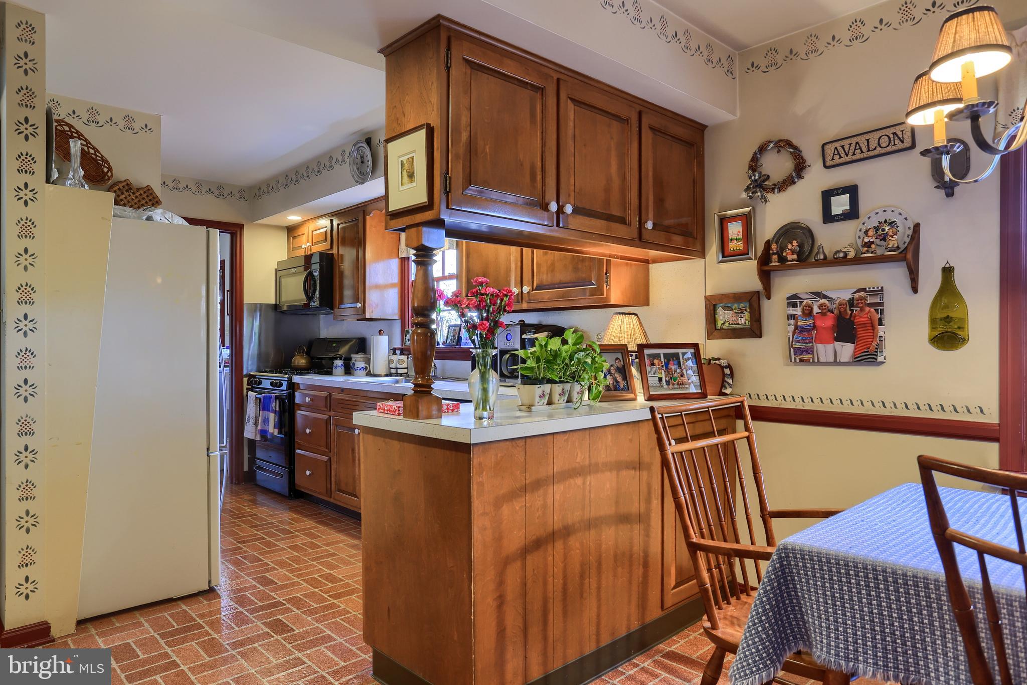 1705 Valley Forge Road Lancaster, PA 17603 - Photo 16 of 31 Kitchen