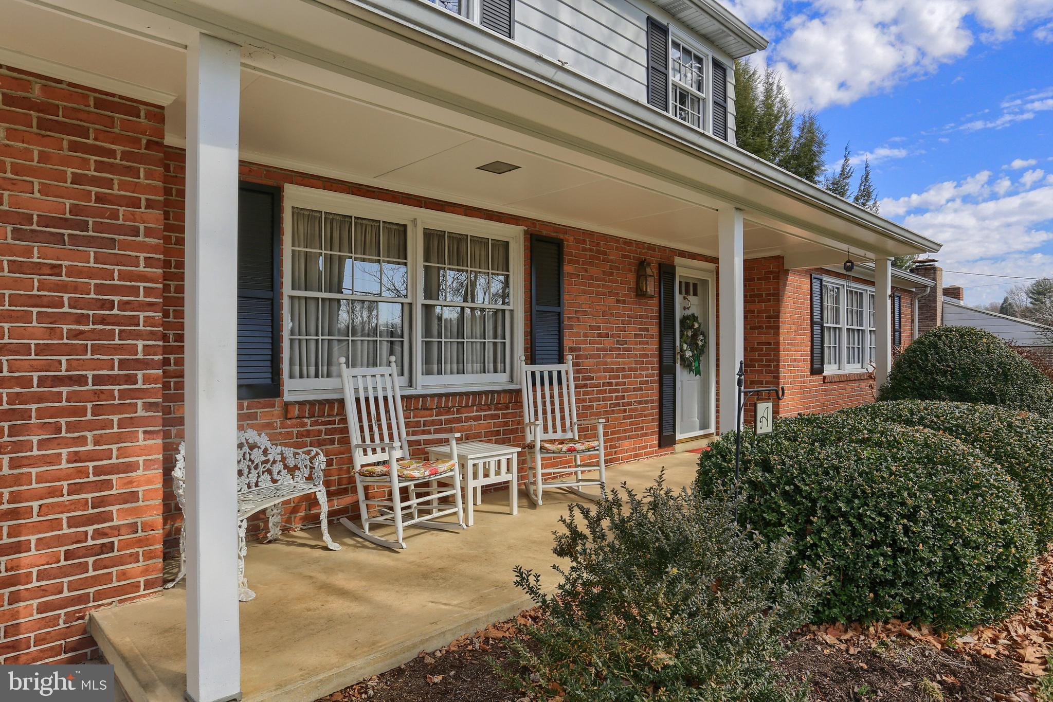 1705 Valley Forge Road Lancaster, PA 17603 - Photo 4 of 31 Front Porch