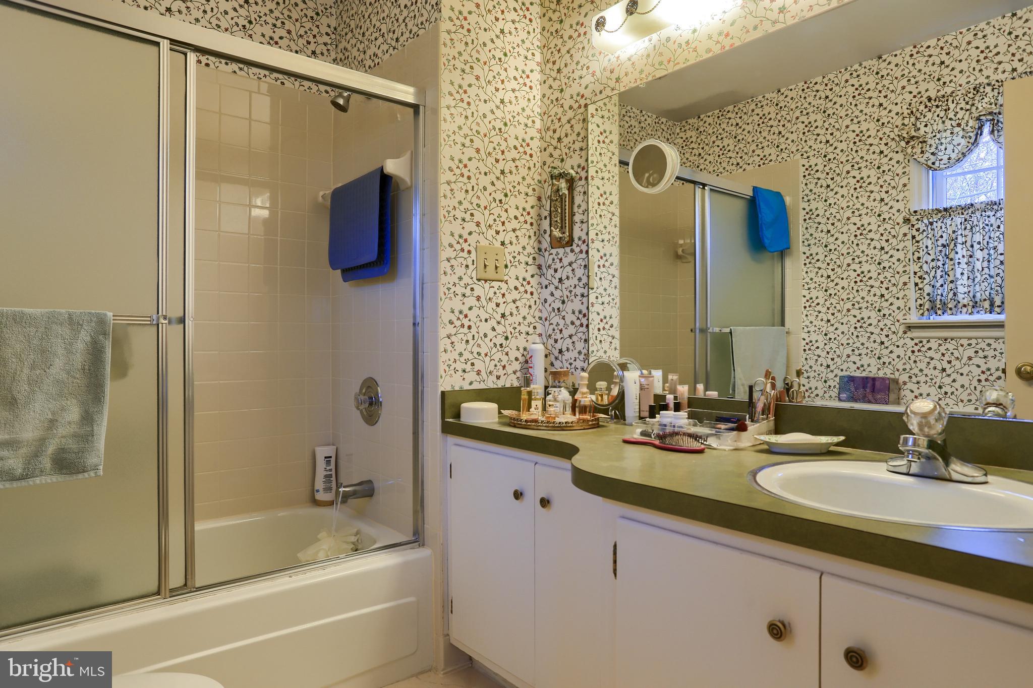 1705 Valley Forge Road Lancaster, PA 17603 - Photo 31 of 31 Master Bath