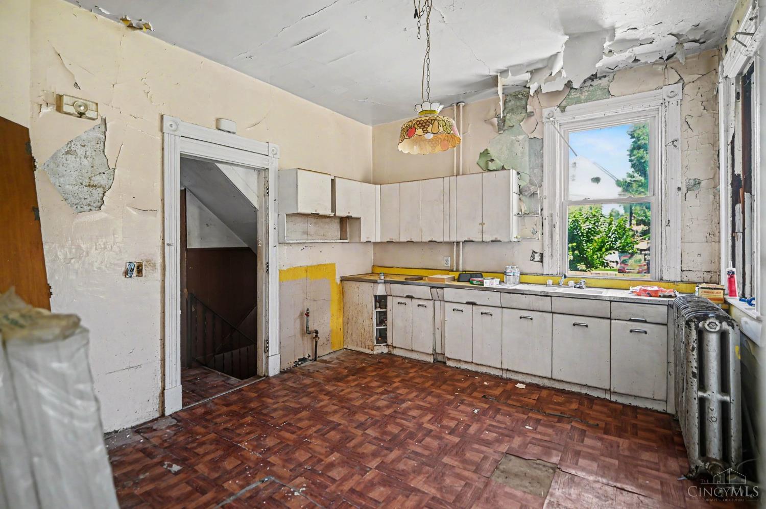 7126 River Road Cincinnati, OH 45233 - Photo 6 of 24
