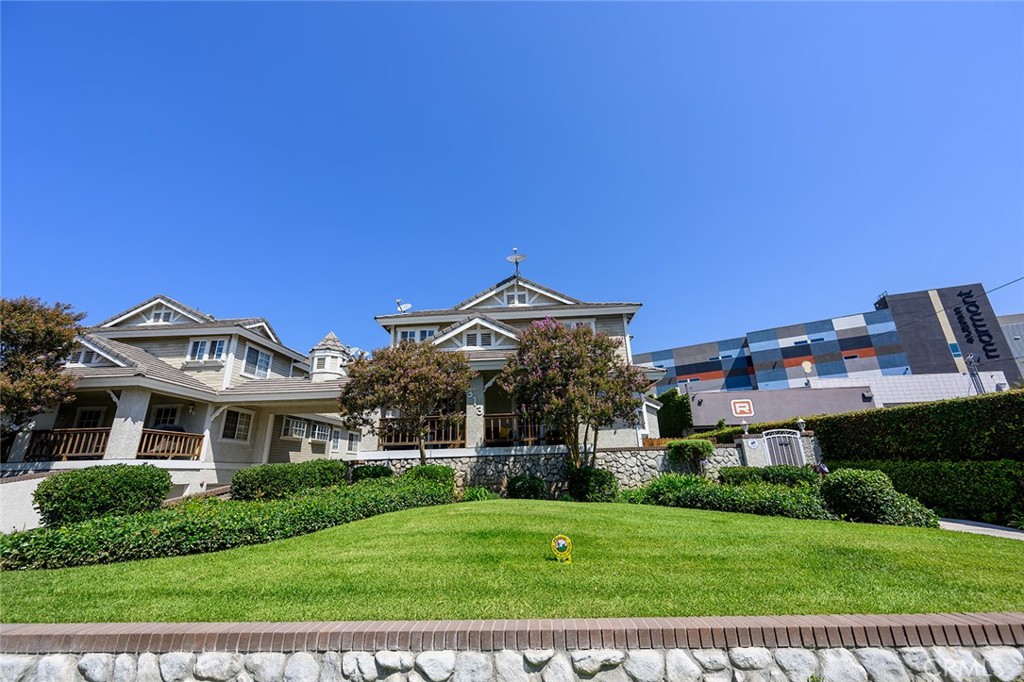 313 Genoa Street, Unit 1 Monrovia, CA 91016 - Photo 1 of 1 Front View