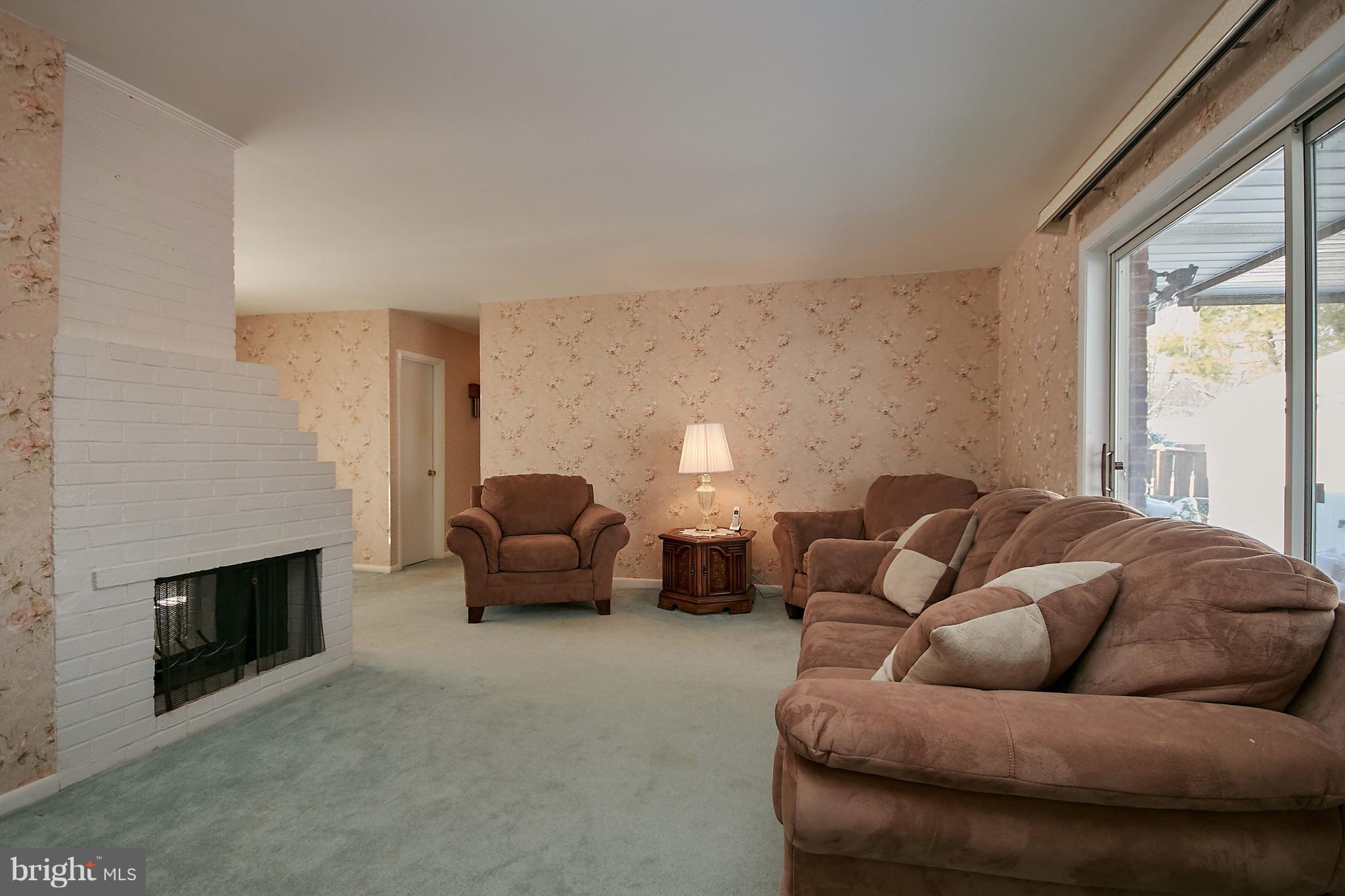 7311 Floyd Avenue Springfield, VA 22150 - Photo 7 of 33 Living Room