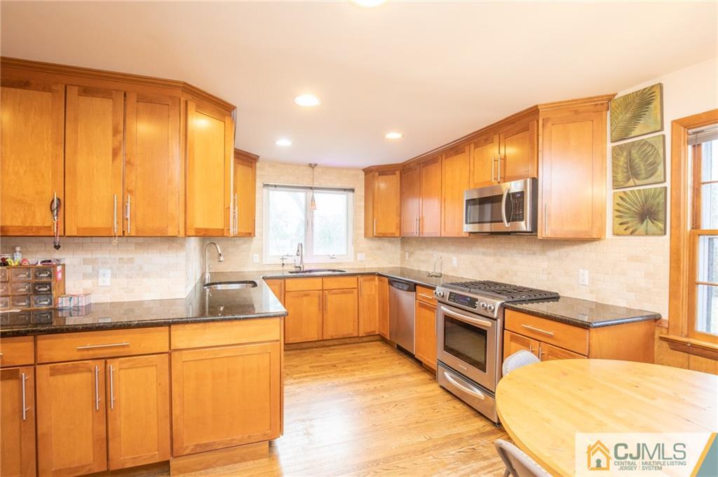9 Hamlin Road Edison, NJ 08817 - Photo 5 of 24 Gallery Image 5