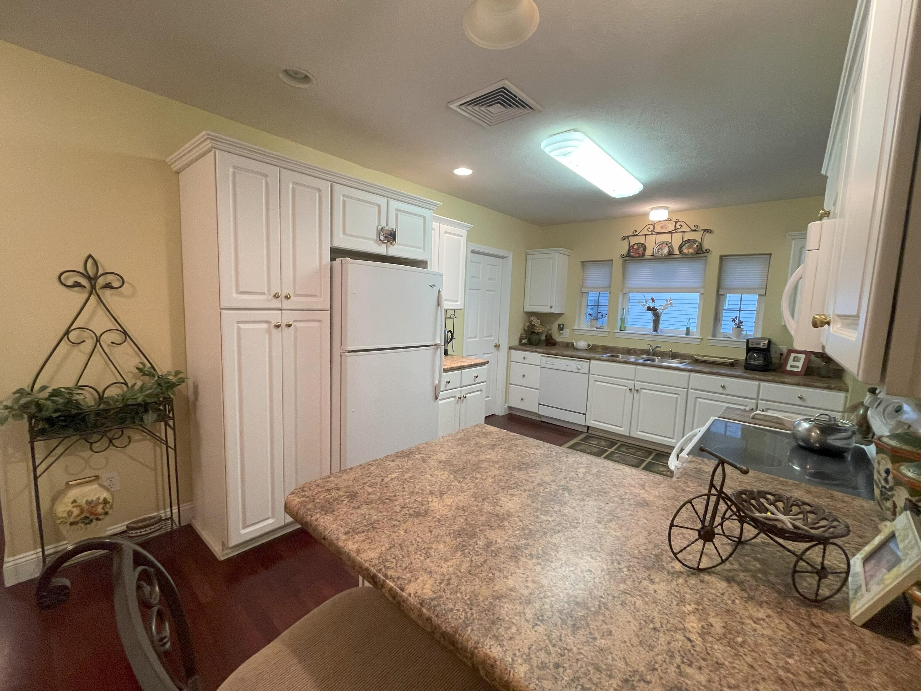 52 Kavanaugh Road, Unit 52 Old Orchard Beach, ME 04064 - Photo 20 of 42 KITCHEN-2ND VIEW