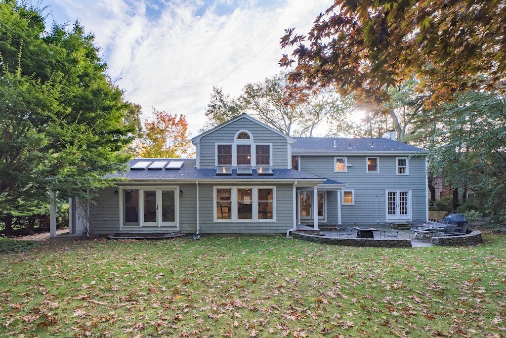 17 Wildflower Road Barrington, RI 02806 - Photo 3 of 34 Exterior back