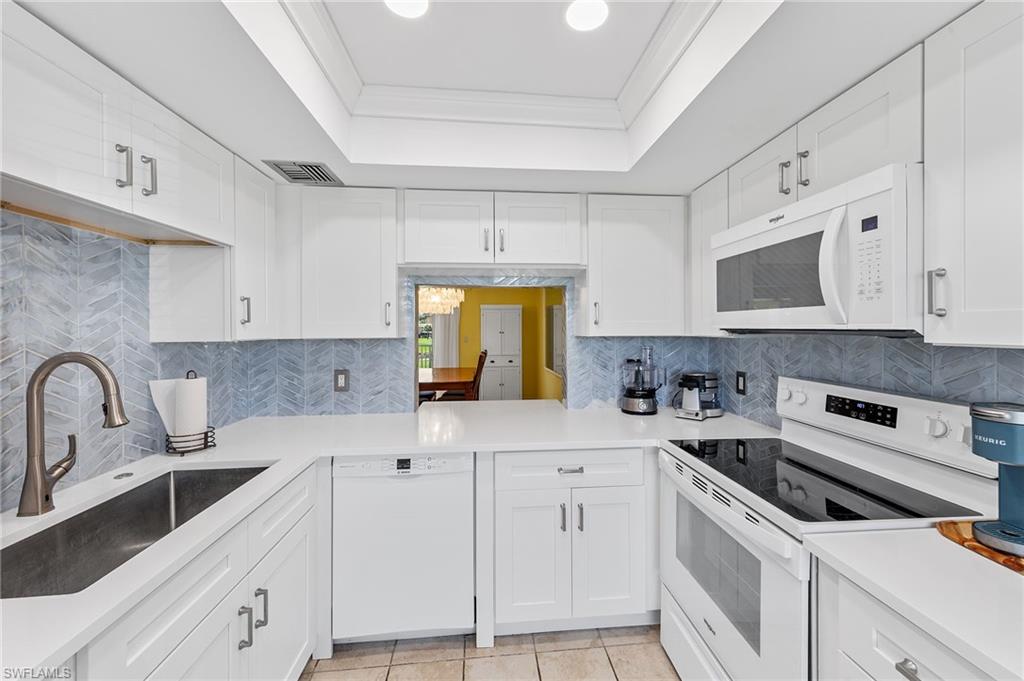 378 Palm Drive, Unit 4 Naples, FL 34112 - Photo 9 of 50