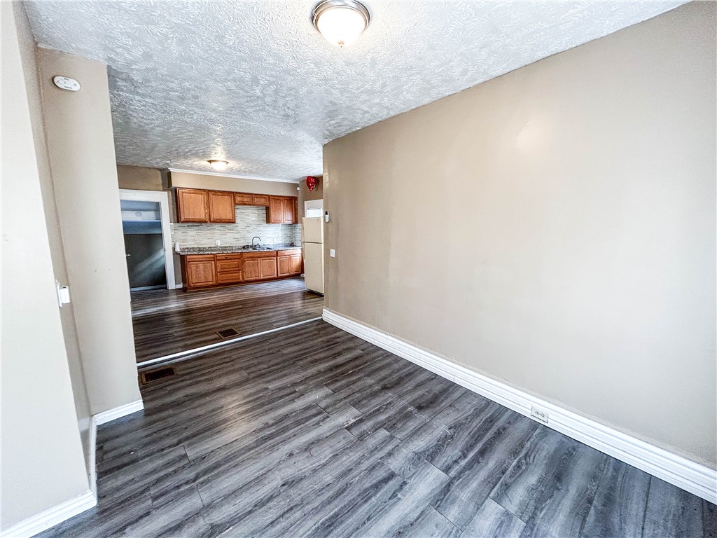 22 Sullivan Street Rochester, NY 14605 - Photo 4 of 10