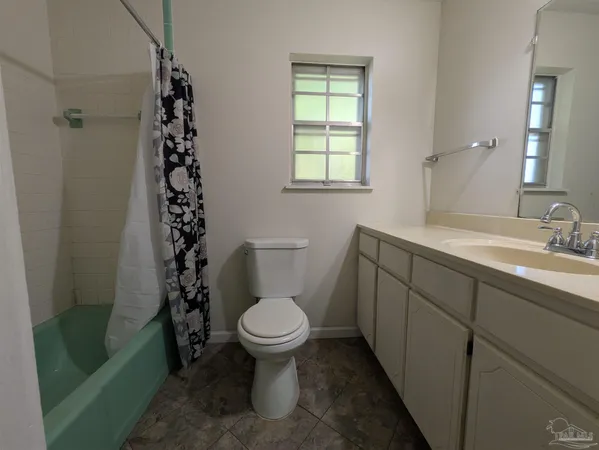 $225,000 | 245 Airport Boulevard, Pensacola, FL 32503
