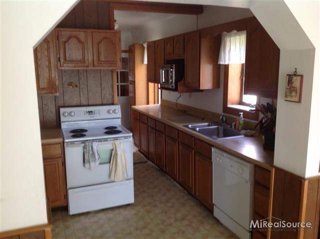 703 Pointe Tremble Road Algonac, MI 48001 - Photo 6 of 15 31147040-5.JPG