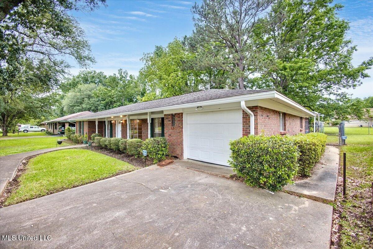 6675 Franklin Delano Roosevelt Dr, Jackson, MS 39213 | Compass