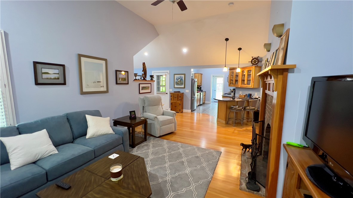 163 Diamond Hill Road Hopkinton, RI 02804 - Photo 20 of 34