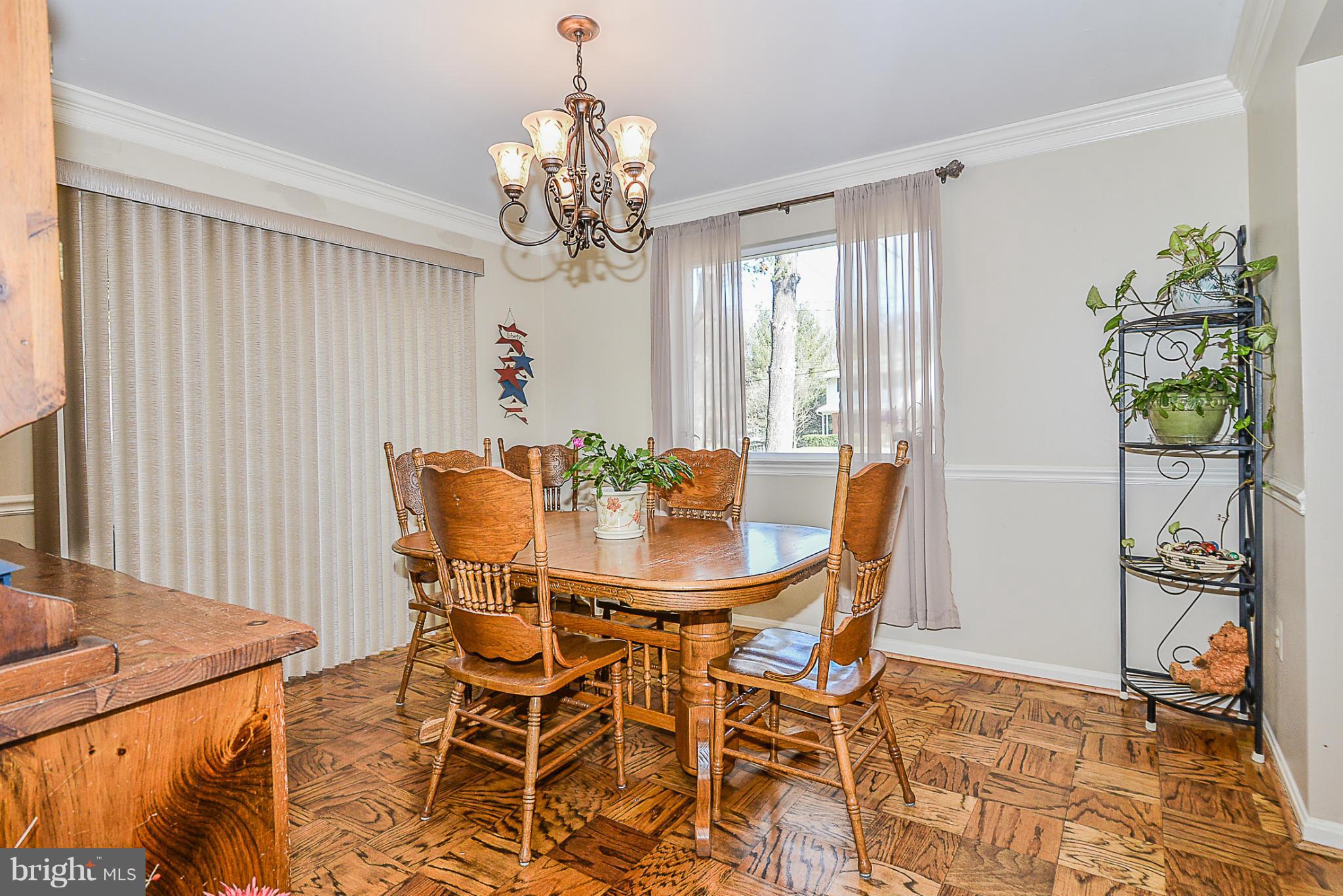 6902 Brisbane Street Springfield, VA 22152 - Photo 6 of 27 Dining Room
