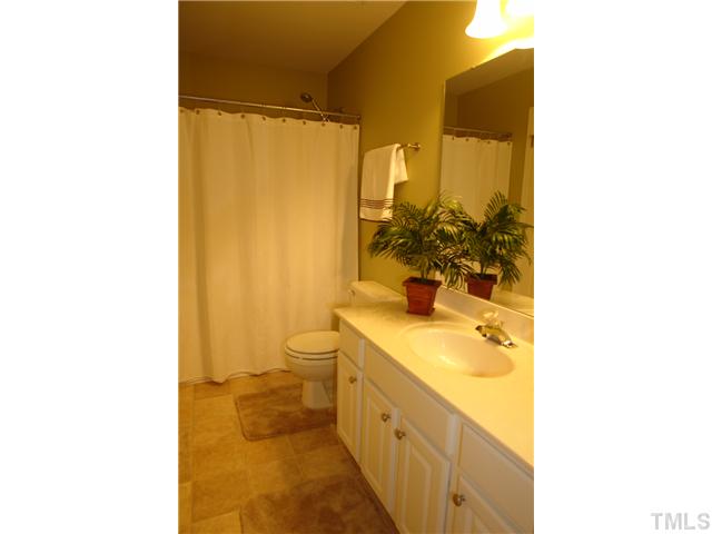 4716 Delta Ridge Court Raleigh, NC 27612 - Photo 17 of 24 Gallery Image 17