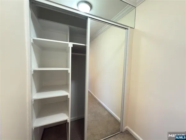 $1,555 | 400 Fairview Avenue, Unit 3D, Fort Lee, NJ 07024