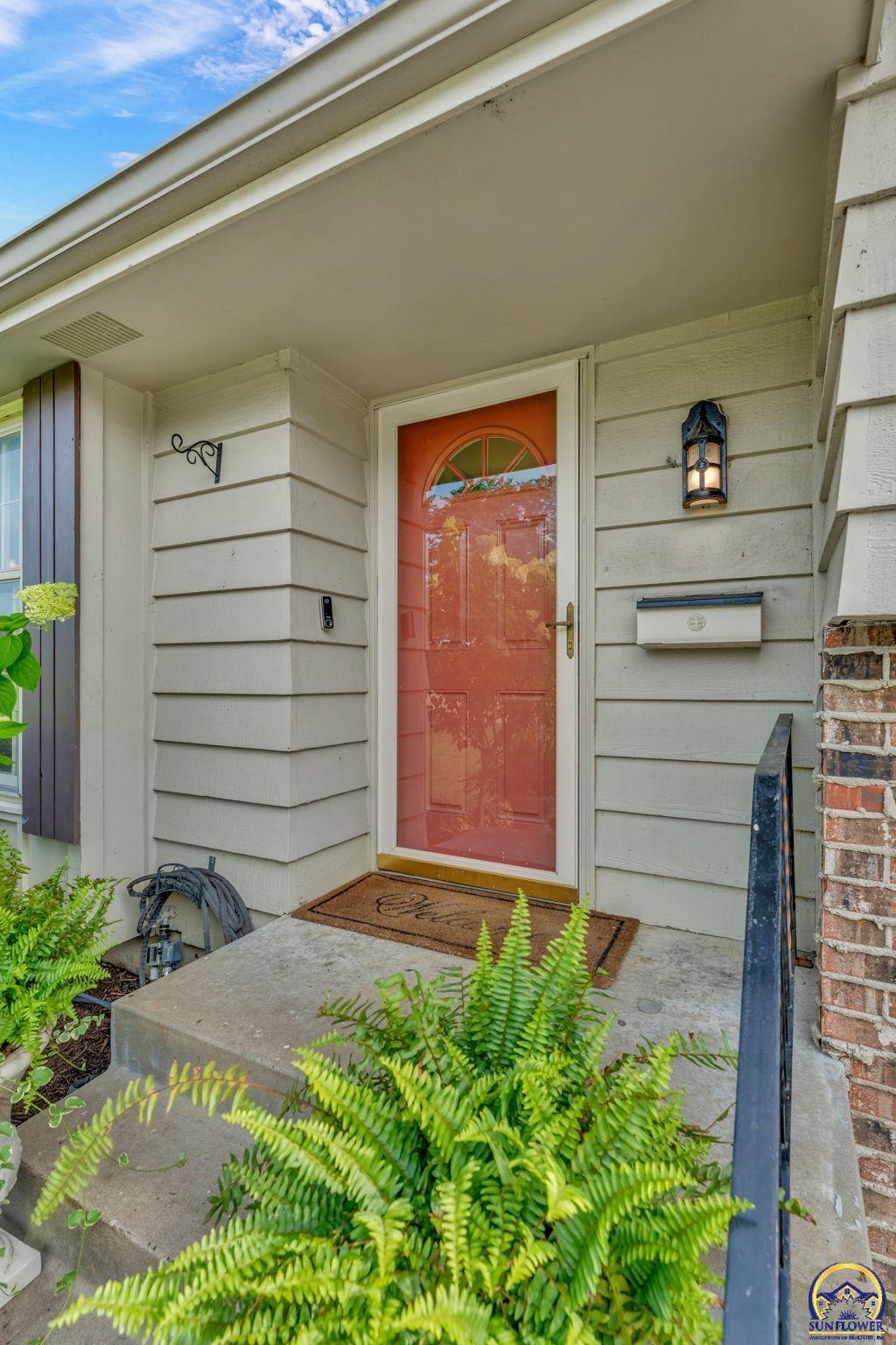 3619 Southwest 33rd Street Topeka, KS 66614 - Photo 6 of 47