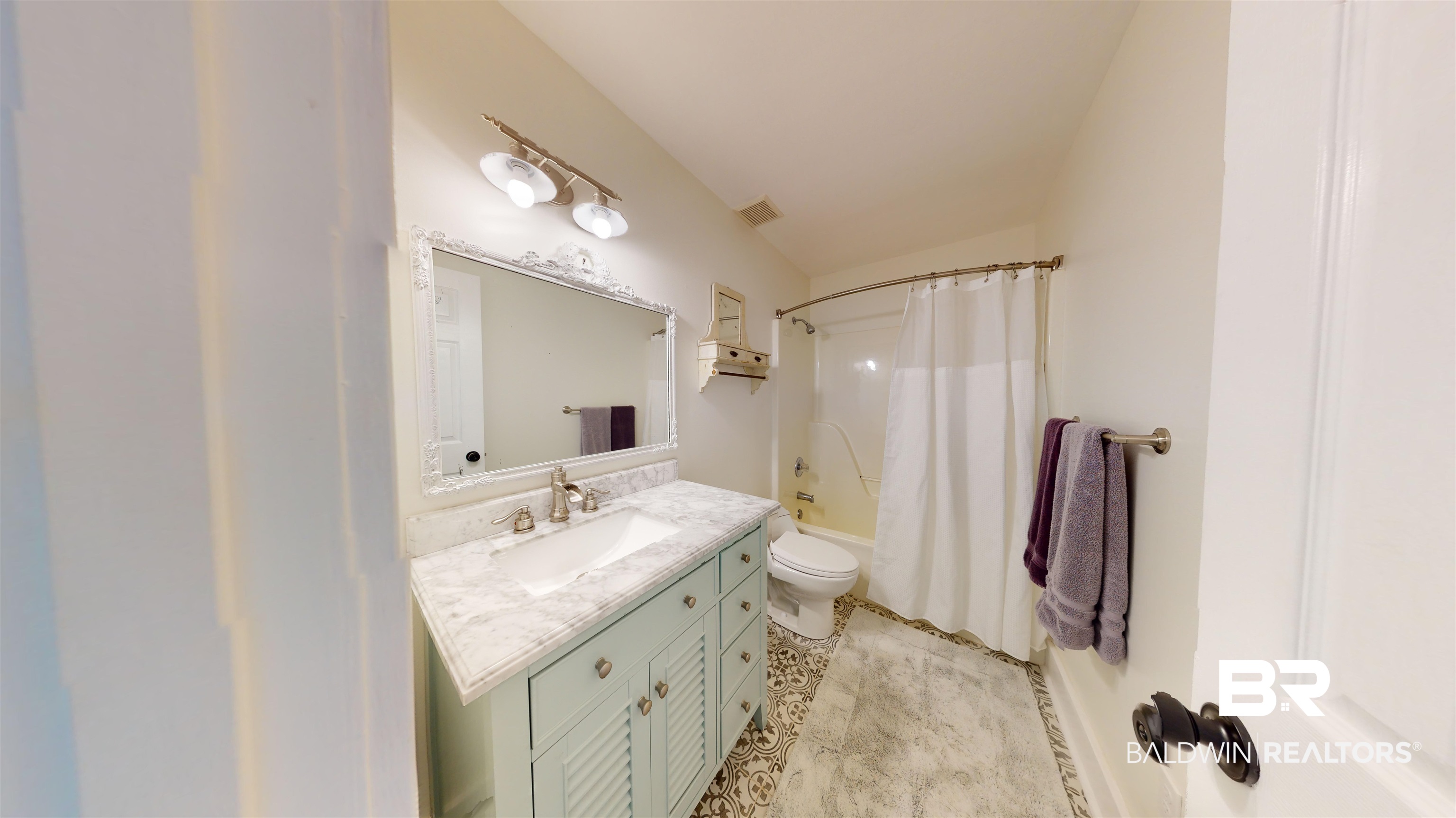 16641 County Road 26 Foley, AL 36535 - Photo 19 of 38 Hall Bathroom