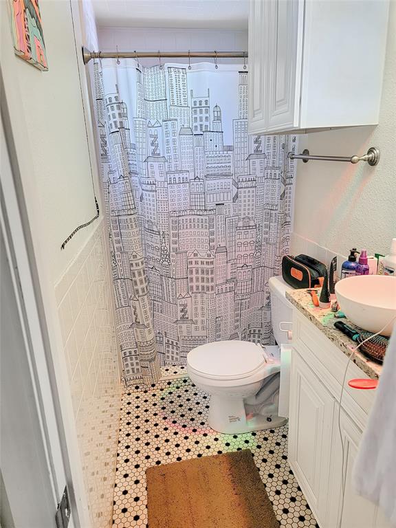 2413 Bahama Road Austin, TX 78733 - Photo 8 of 18