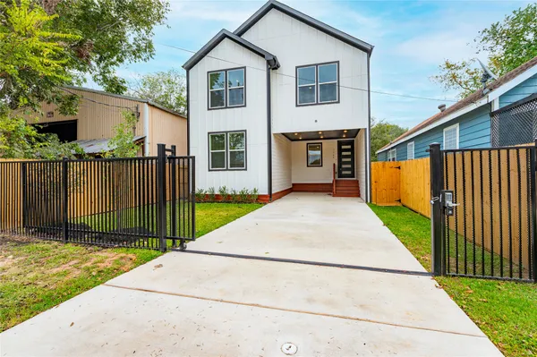 $429,000 | 7709 Avenue L, Houston, TX 77012
