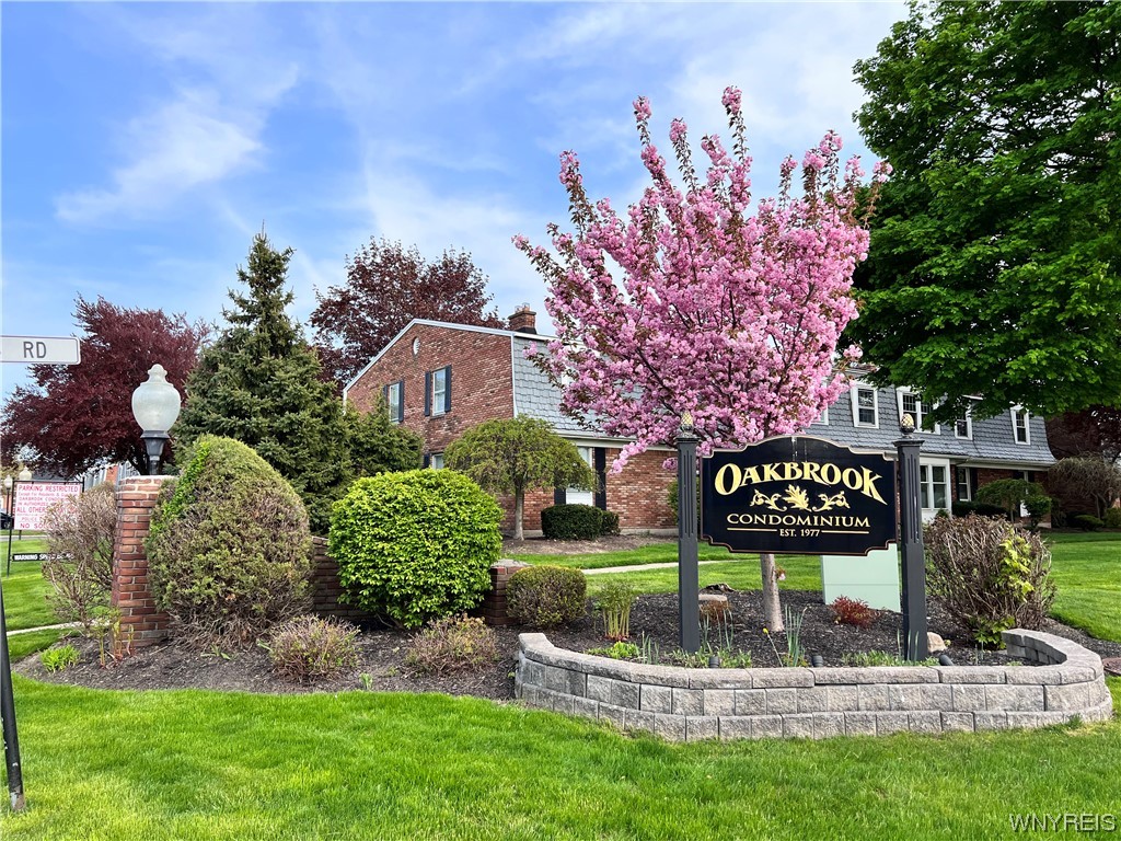 35 Oakbrook Drive, Unit E Amherst, NY 14221 - Photo 2 of 30