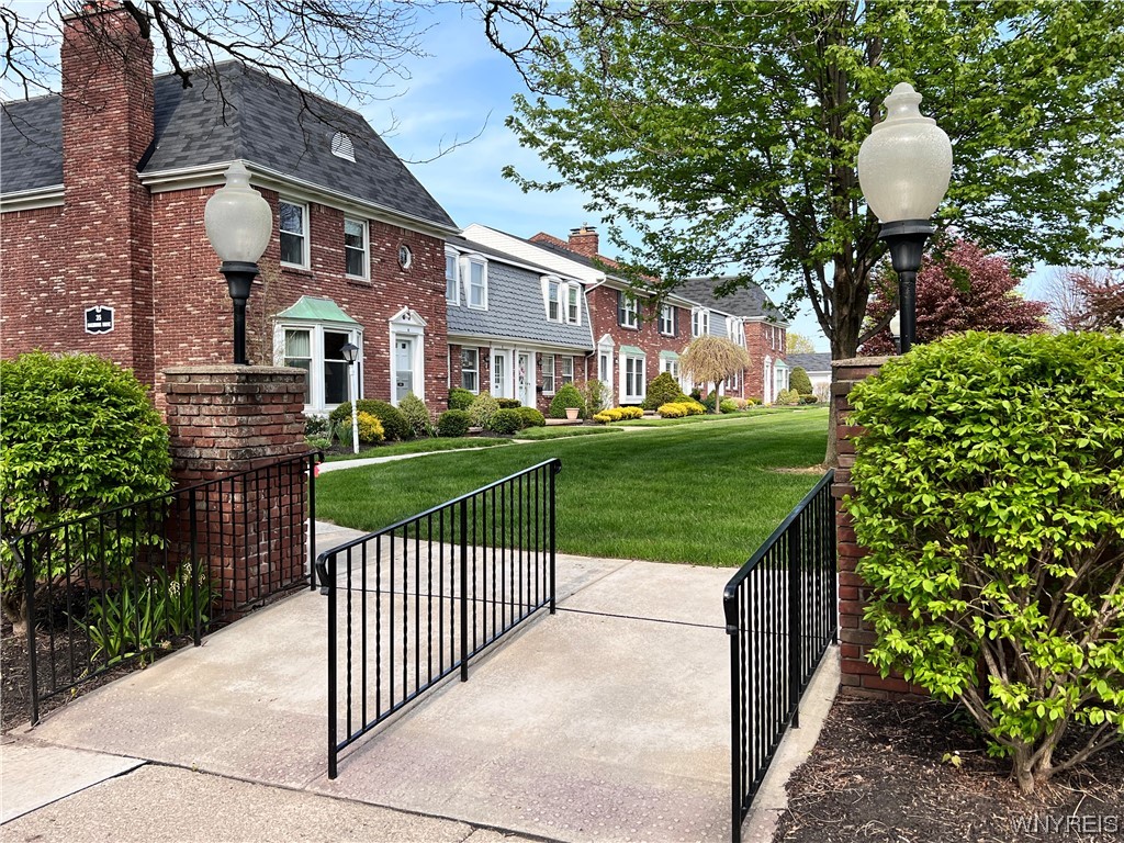 35 Oakbrook Drive, Unit E Amherst, NY 14221 - Photo 4 of 30