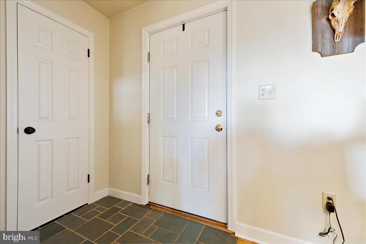 497 Foreman Road Elizabethtown, PA 17022 - Photo 4 of 27