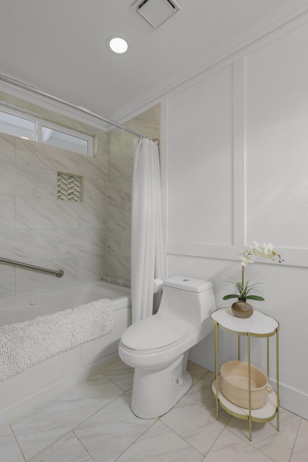 61 Tidmore Lane Redding, CA 96003 - Photo 26 of 38 a bathroom with a sink toilet and shower