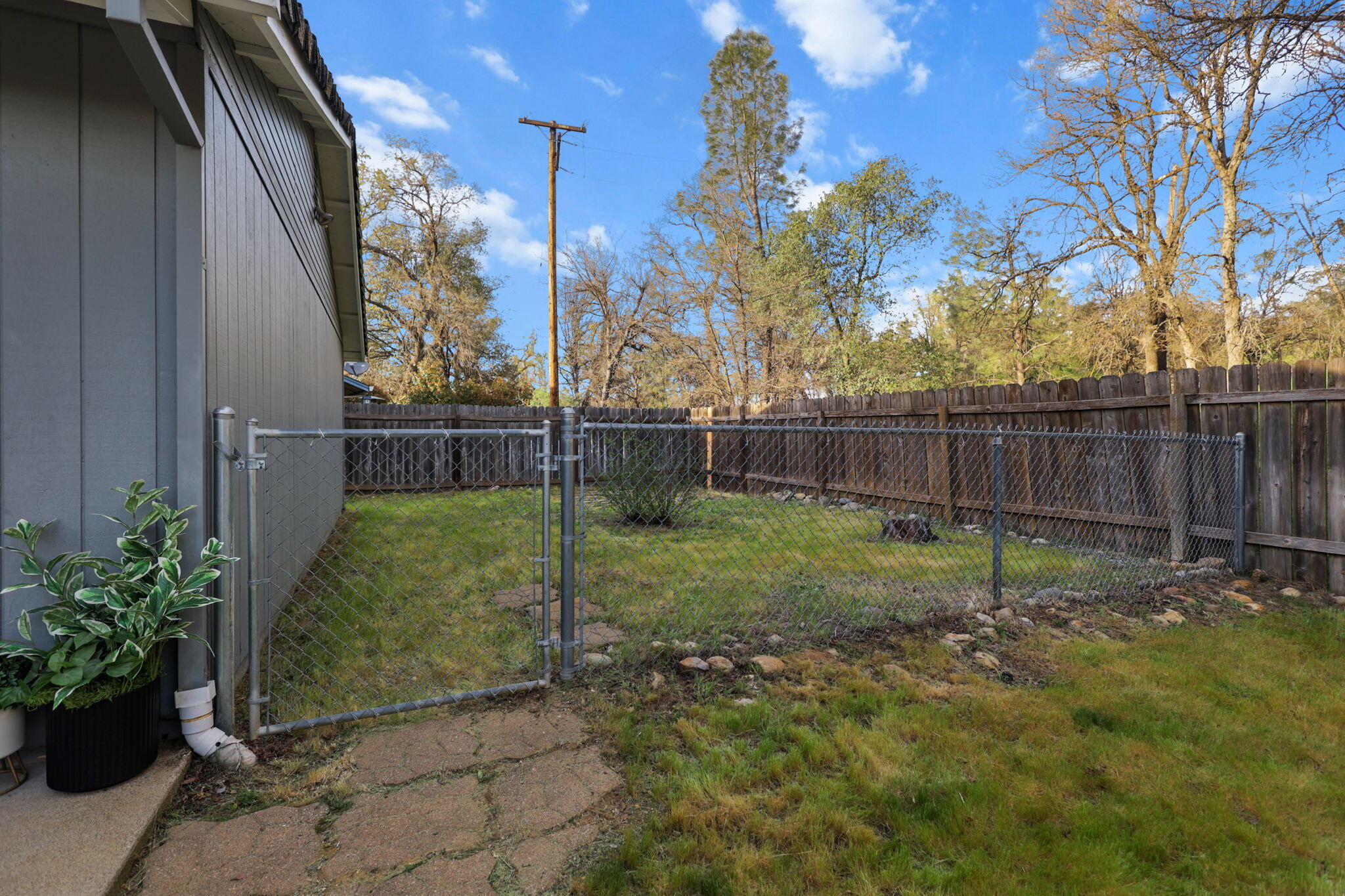 61 Tidmore Lane Redding, CA 96003 - Photo 32 of 38