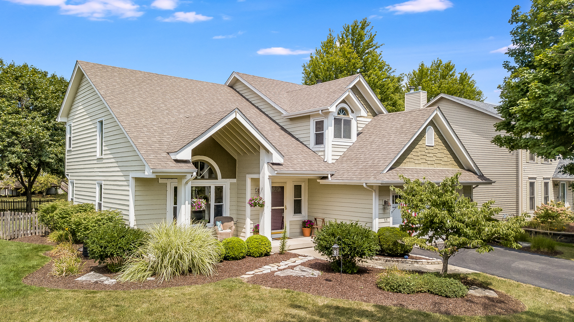 2123 High Meadow Road Naperville, IL 60564 - Photo 2 of 35