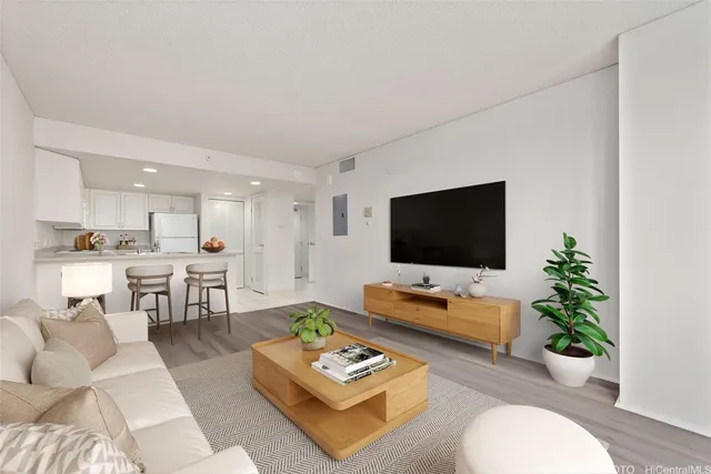 $290,000 | 1314 Kalakaua Avenue, Unit 707, Honolulu, HI 96826