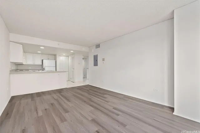 $290,000 | 1314 Kalakaua Avenue, Unit 707, Honolulu, HI 96826