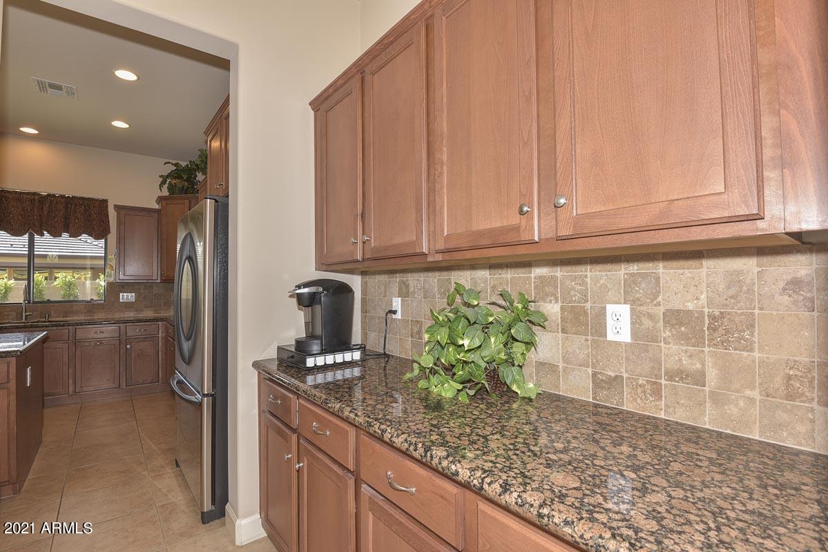 15607 West Berkeley Road Goodyear, AZ 85395 - Photo 35 of 55 Butlers Pantry