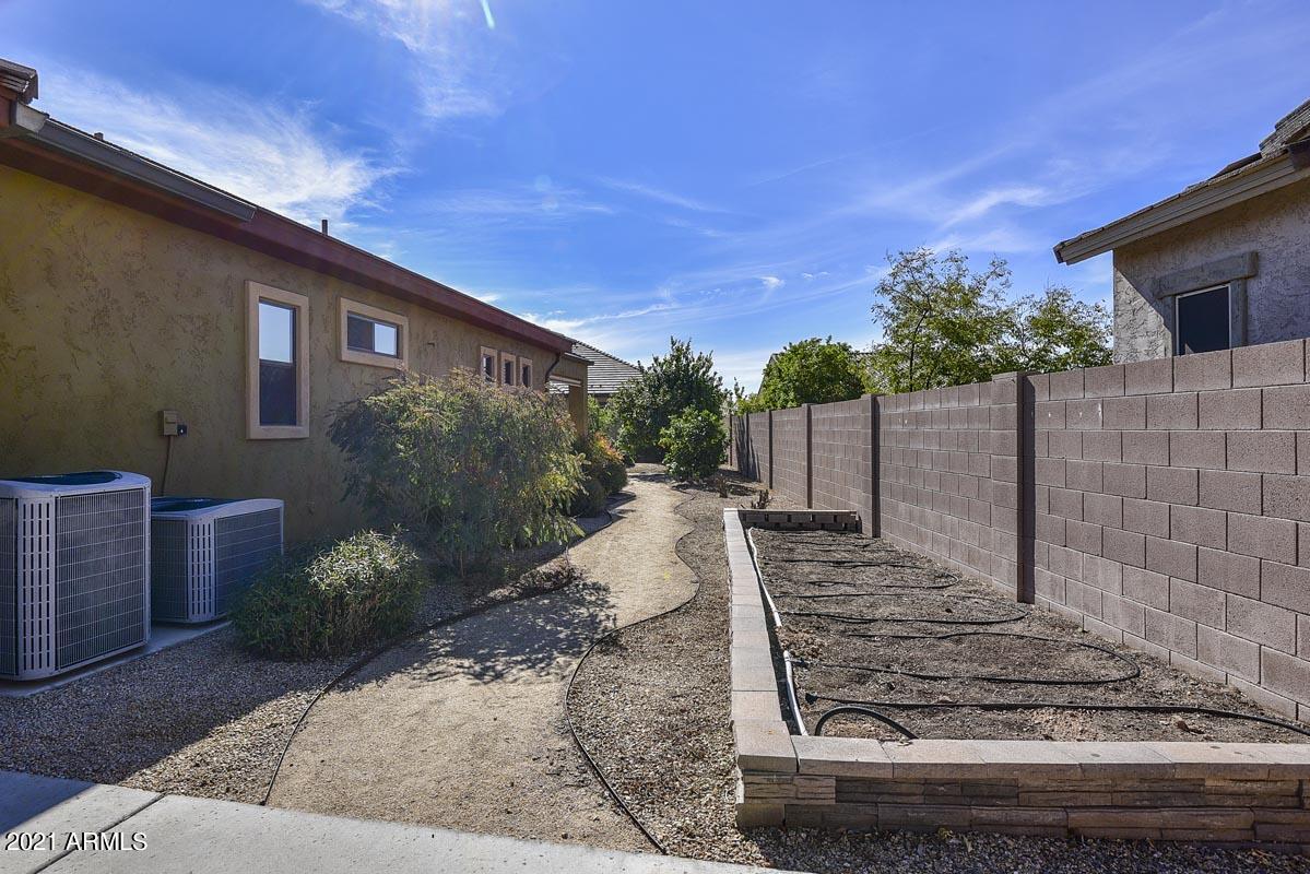 15607 West Berkeley Road Goodyear, AZ 85395 - Photo 6 of 55 Raised Garden Bed