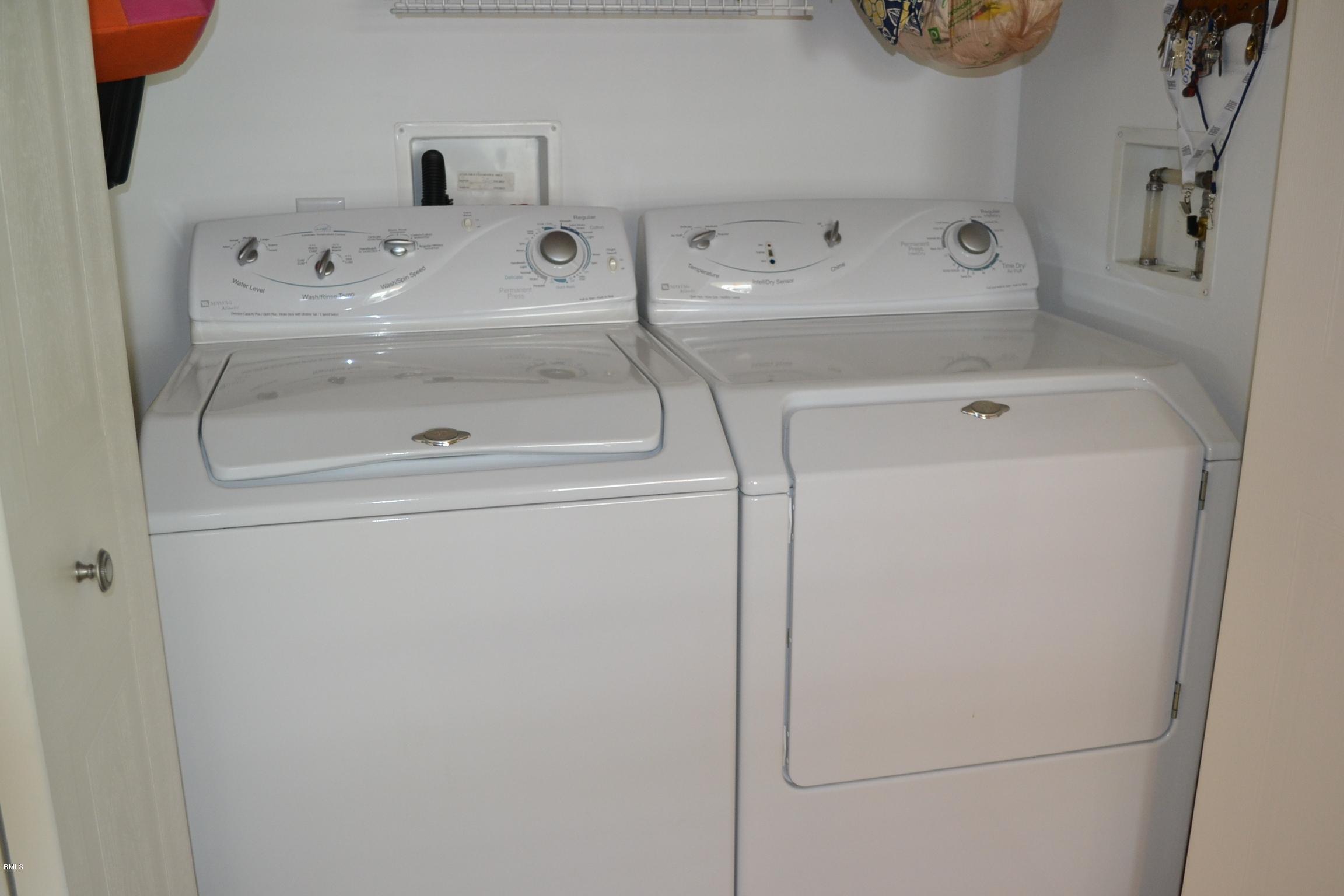 8413 East Club Road Boca Raton, FL 33433 - Photo 24 of 29 Full size washer & dryer