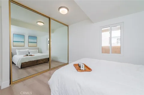 $2,950,000 | 920 West Balboa Boulevard, Newport Beach, CA 92661