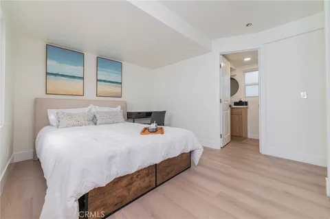 $2,950,000 | 920 West Balboa Boulevard, Newport Beach, CA 92661