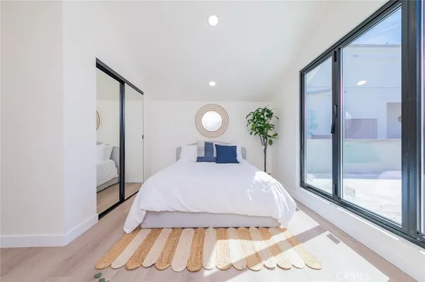 $2,750,000 | 920 West Balboa Boulevard, Newport Beach, CA 92661
