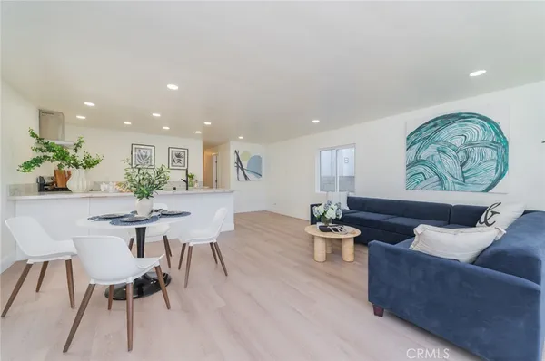 $2,750,000 | 920 West Balboa Boulevard, Newport Beach, CA 92661