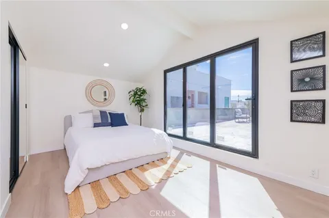 $2,950,000 | 920 West Balboa Boulevard, Newport Beach, CA 92661