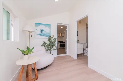 $2,950,000 | 920 West Balboa Boulevard, Newport Beach, CA 92661