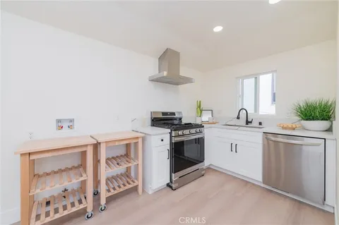 $2,950,000 | 920 West Balboa Boulevard, Newport Beach, CA 92661