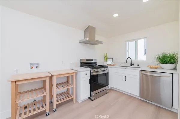 $2,750,000 | 920 West Balboa Boulevard, Newport Beach, CA 92661
