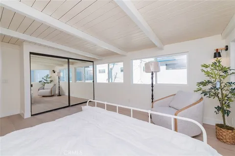 $2,950,000 | 920 West Balboa Boulevard, Newport Beach, CA 92661