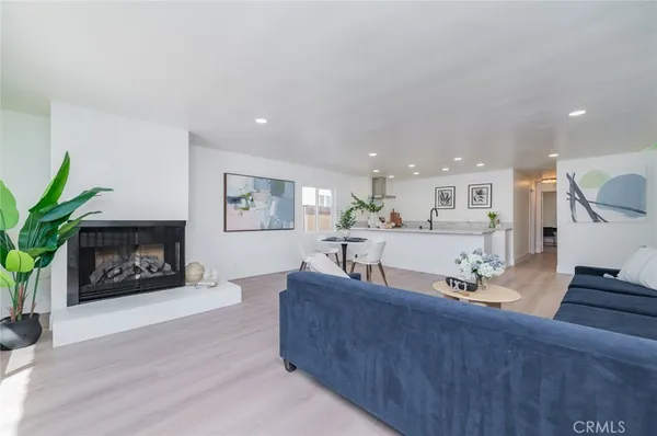 $2,750,000 | 920 West Balboa Boulevard, Newport Beach, CA 92661