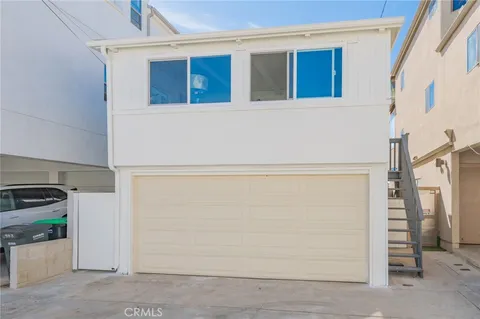 $2,950,000 | 920 West Balboa Boulevard, Newport Beach, CA 92661