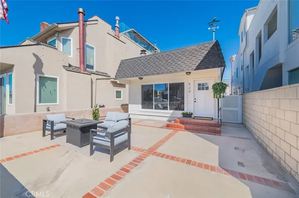 $2,750,000 | 920 West Balboa Boulevard, Newport Beach, CA 92661