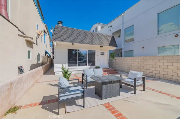 $2,750,000 | 920 West Balboa Boulevard, Newport Beach, CA 92661