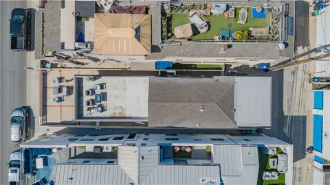 $2,950,000 | 920 West Balboa Boulevard, Newport Beach, CA 92661