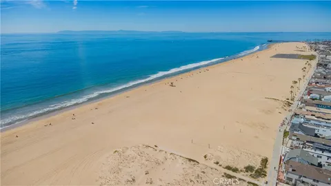 $2,950,000 | 920 West Balboa Boulevard, Newport Beach, CA 92661