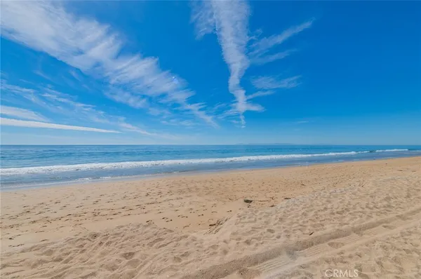 $2,750,000 | 920 West Balboa Boulevard, Newport Beach, CA 92661