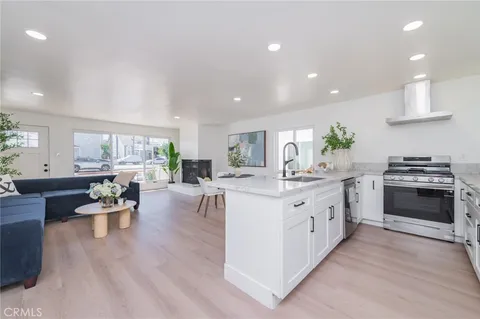 $2,950,000 | 920 West Balboa Boulevard, Newport Beach, CA 92661